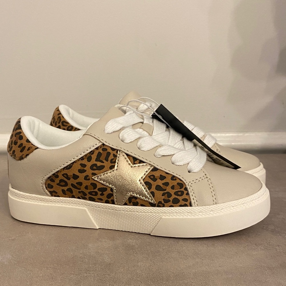 Art Class Leopard Star Sneakers